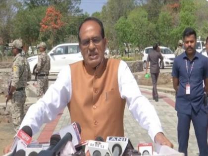 "He's crying like a child in abroad": MP CM Chouhan's attack on Rahul Gandhi | "He's crying like a child in abroad": MP CM Chouhan's attack on Rahul Gandhi