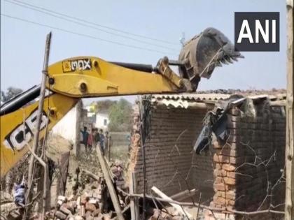 Madhya Pradesh: 'Illegally built' structure of accused in Damoh gangrape bulldozed | Madhya Pradesh: 'Illegally built' structure of accused in Damoh gangrape bulldozed
