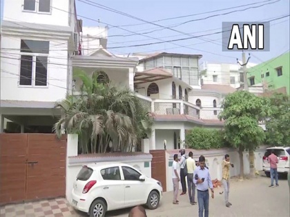 ED raids former RJD MLA Abu Dojana's premises in Patna | ED raids former RJD MLA Abu Dojana's premises in Patna