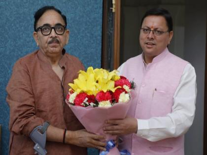CM Dhami meets Union Minister Mahendra Nath Pandey, urges to set up e-vehicle charging stations | CM Dhami meets Union Minister Mahendra Nath Pandey, urges to set up e-vehicle charging stations