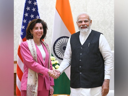 PM Modi meets US Secretary of Commerce Gina Raimondo | PM Modi meets US Secretary of Commerce Gina Raimondo