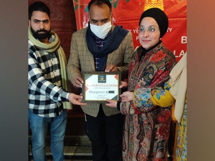 22-year-old J-K author Manpreet adds her name in Young achievers award | 22-year-old J-K author Manpreet adds her name in Young achievers award
