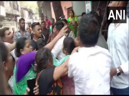 Man thrashed, arrested for making objectionable video of Shinde faction woman MLA: Mumbai Police | Man thrashed, arrested for making objectionable video of Shinde faction woman MLA: Mumbai Police