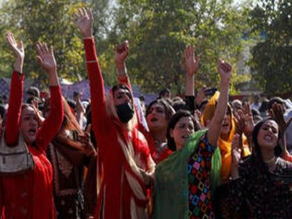 Harassment, patriarchy and inflation come under fire in Pakistan's "Aurat March" | Harassment, patriarchy and inflation come under fire in Pakistan's "Aurat March" Harassment, patriarchy and inflation come under fire in Pakistan's "Aurat March" | Harassment, patriarchy and inflation come under fire in Pakistan's "Aurat March"