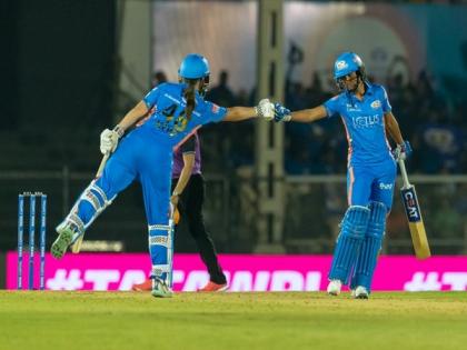 WPL 2023: Top knocks by Bhatia, Harmanpreet propel Mumbai Indians to 162/8 against Gujarat Giants | WPL 2023: Top knocks by Bhatia, Harmanpreet propel Mumbai Indians to 162/8 against Gujarat Giants