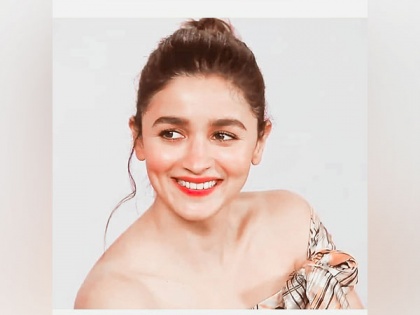 Alia Bhatt makes a wish before cutting her 30th birthday cake, check out the special moment | Alia Bhatt makes a wish before cutting her 30th birthday cake, check out the special moment