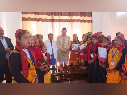 Uttarakhand CM celebrates Phooldei with school children | Uttarakhand CM celebrates Phooldei with school children