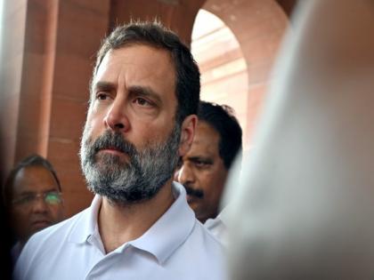 Rahul Gandhi made Delhi Police wait for hours to give notice to him: Sources | Rahul Gandhi made Delhi Police wait for hours to give notice to him: Sources