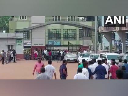 Clash breaks out between BJP, Congress workers in Bengaluru; FIR lodged | Clash breaks out between BJP, Congress workers in Bengaluru; FIR lodged