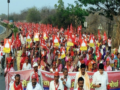 Maharashtra: Farmer dies during foot march from Nashik to Mumbai | Maharashtra: Farmer dies during foot march from Nashik to Mumbai