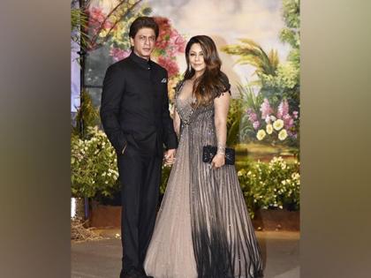 Watch Shah Rukh Khan and Gauri Khan burn dance floor at Alanna Panday's wedding | Watch Shah Rukh Khan and Gauri Khan burn dance floor at Alanna Panday's wedding