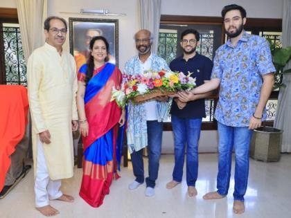 Rajnikanth visits Uddhav Thackeray and his family at Matoshree | Rajnikanth visits Uddhav Thackeray and his family at Matoshree