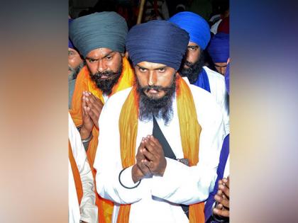 Amritpal Singh on the run, manhunt launched to nab him: Punjab Police | Amritpal Singh on the run, manhunt launched to nab him: Punjab Police