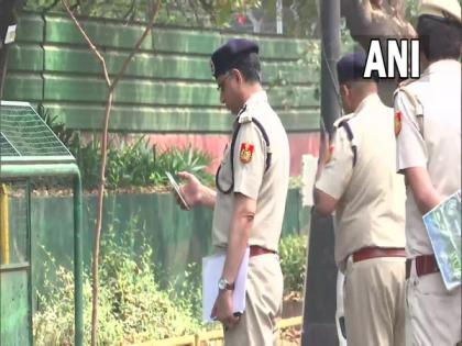Police arrive at Rahul Gandhi's residence for details of alleged sexual harassment victims | Police arrive at Rahul Gandhi's residence for details of alleged sexual harassment victims