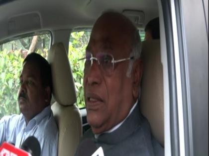 Delhi Police notice to Rahul Gandhi: "Wouldn't be scared by such actions, we will stand strong," says Congress president Mallikarjun Kharge | Delhi Police notice to Rahul Gandhi: "Wouldn't be scared by such actions, we will stand strong," says Congress president Mallikarjun Kharge Delhi Police notice to Rahul Gandhi: "Wouldn't be scared by such actions, we will stand strong," says Congress president Mallikarjun Kharge | Delhi Police notice to Rahul Gandhi: "Wouldn't be scared by such actions, we will stand strong," says Congress president Mallikarjun Kharge
