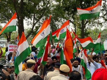 New Delhi: Sikhs protest against disgraceful act by pro-Khalistani supporters in London | New Delhi: Sikhs protest against disgraceful act by pro-Khalistani supporters in London New Delhi: Sikhs protest against disgraceful act by pro-Khalistani supporters in London | New Delhi: Sikhs protest against disgraceful act by pro-Khalistani supporters in London