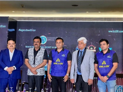 Sehwag, Harbhajan, Uthappa to star in KHILADI X Legends Cricket Trophy | Sehwag, Harbhajan, Uthappa to star in KHILADI X Legends Cricket Trophy