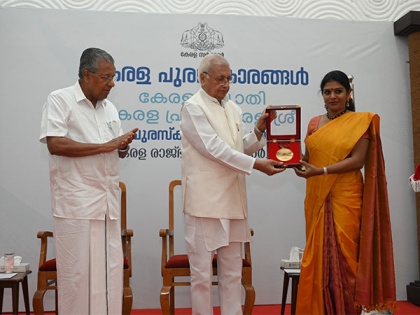 Kerala Governor presents maiden 'Kerala Puraskarngal' awards, M T Vasudevan Nair awarded state's highest civilian honour | Kerala Governor presents maiden 'Kerala Puraskarngal' awards, M T Vasudevan Nair awarded state's highest civilian honour