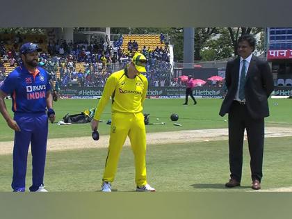 Australia win toss, opt to bat first in third ODI against India | Australia win toss, opt to bat first in third ODI against India