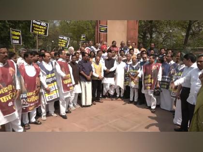 Opposition MPs hold protest march demanding JPC over Adani issue | Opposition MPs hold protest march demanding JPC over Adani issue