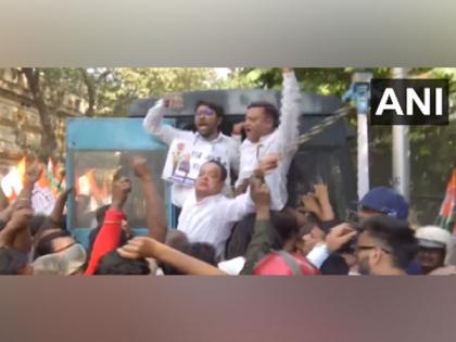 WB: Police detain Congress workers protesting against conviction of Congress MP Rahul Gandhi by Surat court | WB: Police detain Congress workers protesting against conviction of Congress MP Rahul Gandhi by Surat court