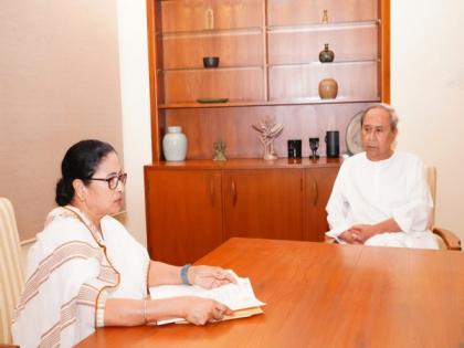 Odisha: Mamata Banerjee meets Naveen Patnaik, calls to strengthen India's federal structure | Odisha: Mamata Banerjee meets Naveen Patnaik, calls to strengthen India's federal structure
