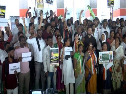 Congress stages protest in Hyderabad over Surat court's verdict against Rahul Gandhi | Congress stages protest in Hyderabad over Surat court's verdict against Rahul Gandhi