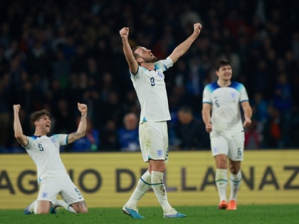 Harry Kane's record breaking goal seals victory for 10-men England against Italy | Harry Kane's record breaking goal seals victory for 10-men England against Italy