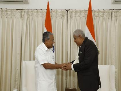 Delhi: Kerala CM Pinarayi Vijayan meets Vice President Jagdeep Dhankhar | Delhi: Kerala CM Pinarayi Vijayan meets Vice President Jagdeep Dhankhar