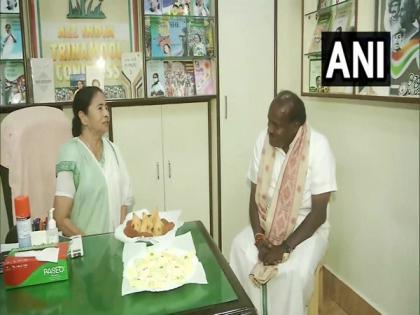 Mamata Banerjee to campaign for JDS in Karnataka polls, says Kumaraswamy | Mamata Banerjee to campaign for JDS in Karnataka polls, says Kumaraswamy Mamata Banerjee to campaign for JDS in Karnataka polls, says Kumaraswamy | Mamata Banerjee to campaign for JDS in Karnataka polls, says Kumaraswamy