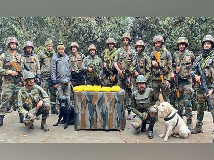 J-K: Army foils bid to smuggle narcotics near LoC in Poonch | J-K: Army foils bid to smuggle narcotics near LoC in Poonch