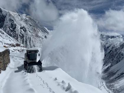 Trishakti Sappers, BRO launch massive snow clearing ops in Sikkim | Trishakti Sappers, BRO launch massive snow clearing ops in Sikkim