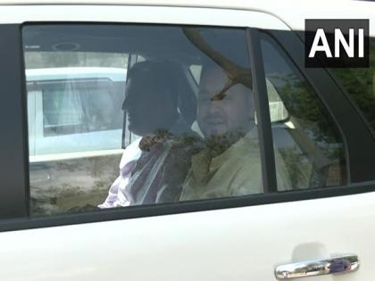 Land-for-jobs scam: Tejashwi Yadav leaves CBI office for lunch; goes to meet wife admitted in Delhi hospital | Land-for-jobs scam: Tejashwi Yadav leaves CBI office for lunch; goes to meet wife admitted in Delhi hospital