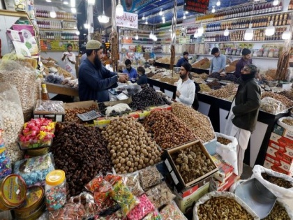 As country reels under inflation, Pakistanis feel pocket pinch in Ramzan month | As country reels under inflation, Pakistanis feel pocket pinch in Ramzan month