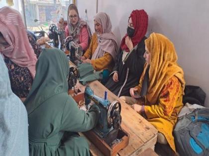 Women in J-K's Baramulla impart training to girls at Umeed-backed Boutiques | Women in J-K's Baramulla impart training to girls at Umeed-backed Boutiques