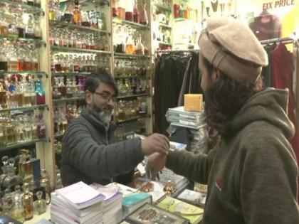 J-K: Non-alcoholic perfume "attar" sees greater demand during Ramzan in Srinagar | J-K: Non-alcoholic perfume "attar" sees greater demand during Ramzan in Srinagar J-K: Non-alcoholic perfume "attar" sees greater demand during Ramzan in Srinagar | J-K: Non-alcoholic perfume "attar" sees greater demand during Ramzan in Srinagar