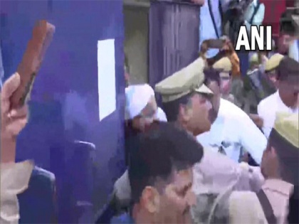 Gangster Atique Ahmed being moved from Sabarmati Jail to UP's Prayagraj | Gangster Atique Ahmed being moved from Sabarmati Jail to UP's Prayagraj