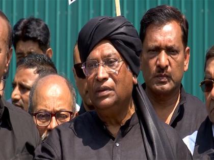Wearing black clothes to show democracy being trampled in country: Kharge as opposition attempts unity show | Wearing black clothes to show democracy being trampled in country: Kharge as opposition attempts unity show