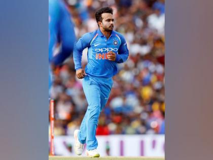 Cricketer Kedar Jadhav's father missing, search operation launched by Pune Police | Cricketer Kedar Jadhav's father missing, search operation launched by Pune Police