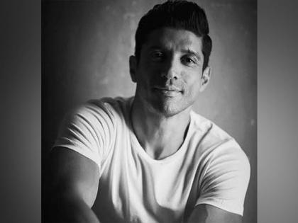 Farhan Akhtar feels "lucky" to be a filmmaker, find out why | Farhan Akhtar feels "lucky" to be a filmmaker, find out why