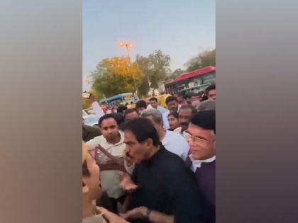 Rahul disqualification: Former CM Rawat, MPs among members detained during Cong march from Red Fort | Rahul disqualification: Former CM Rawat, MPs among members detained during Cong march from Red Fort