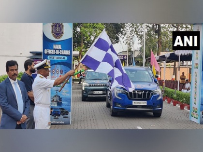Navy's car expedition covering 'entire coastline' reaches Visakhapatnam | Navy's car expedition covering 'entire coastline' reaches Visakhapatnam
