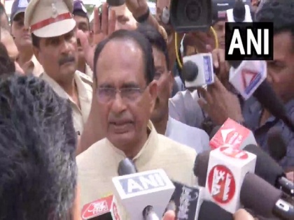 Indore temple tragedy: CM Chouhan meets victims in hospital, orders magisterial inquiry | Indore temple tragedy: CM Chouhan meets victims in hospital, orders magisterial inquiry