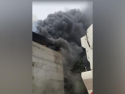 Delhi: Massive fire at factory in Wazirpur, 25 fire tenders on spot | Delhi: Massive fire at factory in Wazirpur, 25 fire tenders on spot Delhi: Massive fire at factory in Wazirpur, 25 fire tenders on spot | Delhi: Massive fire at factory in Wazirpur, 25 fire tenders on spot