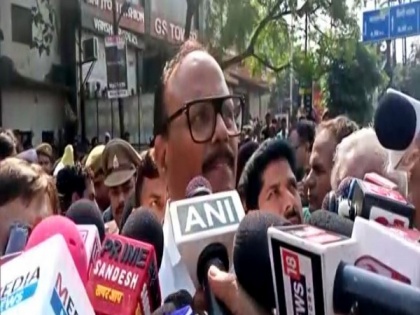 UP Deputy CM assures businessmen affected by Kanpur fire of all possible help | UP Deputy CM assures businessmen affected by Kanpur fire of all possible help