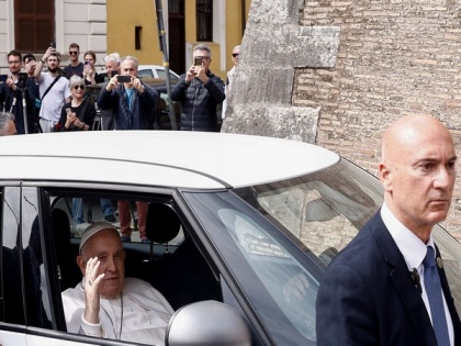 Pope Francis returns home from hospital | Pope Francis returns home from hospital
