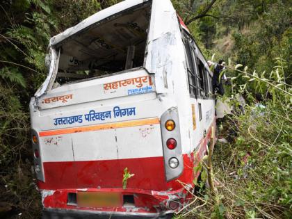 Uttarakhand: ITBP rescues 26 people after bus falls into gorge on Mussoorie-Dehradun road | Uttarakhand: ITBP rescues 26 people after bus falls into gorge on Mussoorie-Dehradun road
