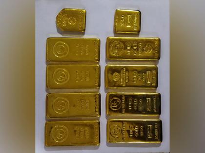 Man coming from Dubai arrested at Mumbai airport, gold worth Rs 4.62 cr seized | Man coming from Dubai arrested at Mumbai airport, gold worth Rs 4.62 cr seized