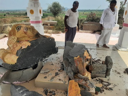 Ancient Vinayaka idol found broken in Guntur, BJP demands strict action | Ancient Vinayaka idol found broken in Guntur, BJP demands strict action