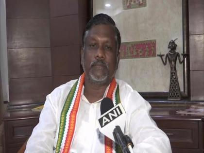 Raipur: Congress MLA Brihaspat Singh thrashes bank employees, justifies act alleging they siphoned off farmers' money | Raipur: Congress MLA Brihaspat Singh thrashes bank employees, justifies act alleging they siphoned off farmers' money